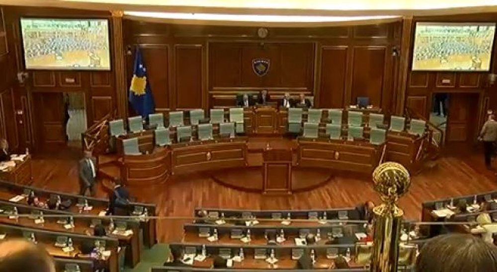 Politikan&euml;t n&euml; Kosov&euml; me depozita bankare jasht&euml; vendit