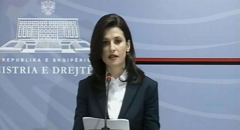 K&euml;ta jan&euml; 8 drejtor&euml;t e burgjeve t&euml; shkarkuar nga Ministrja