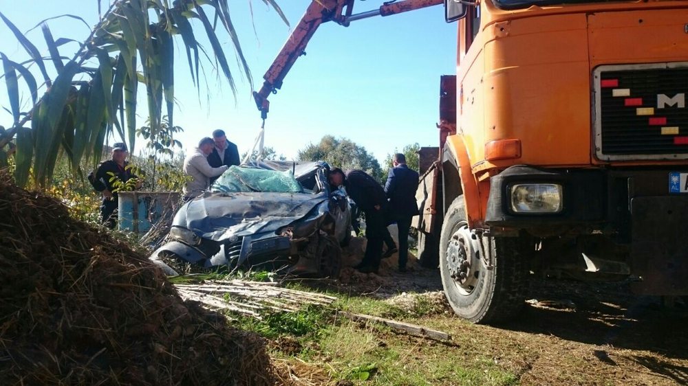 Aksident n&euml; Lushnje, humb jet&euml;n drejtuesi i mjetit (Foto)