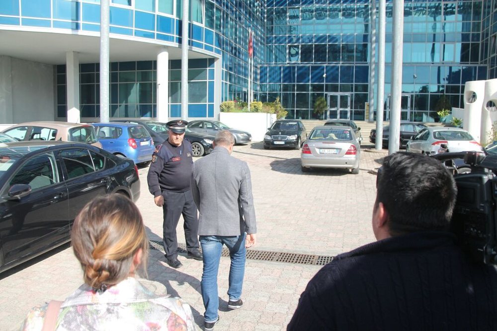 Pas 60 minuta d&euml;shmi n&euml; Prokurorin&euml; e Krimeve t&euml; R&euml;nda