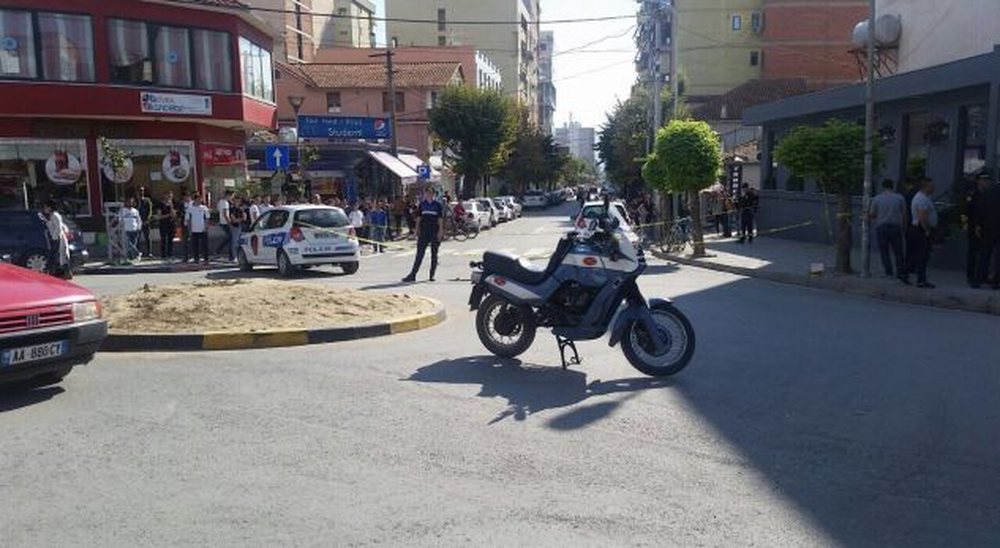 P&euml;rplasje me arm&euml; n&euml; Elbasan