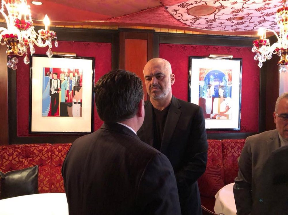 Rikthehet n&euml; Tiran&euml; Edi Rama, kryeministri u zhduk para nj&euml; jave