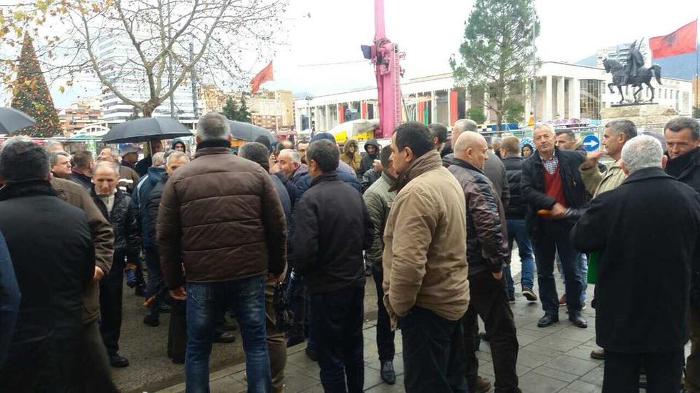 Naft&euml;tar&euml;t e Fierit protest&euml; para ministris&euml; s&euml;