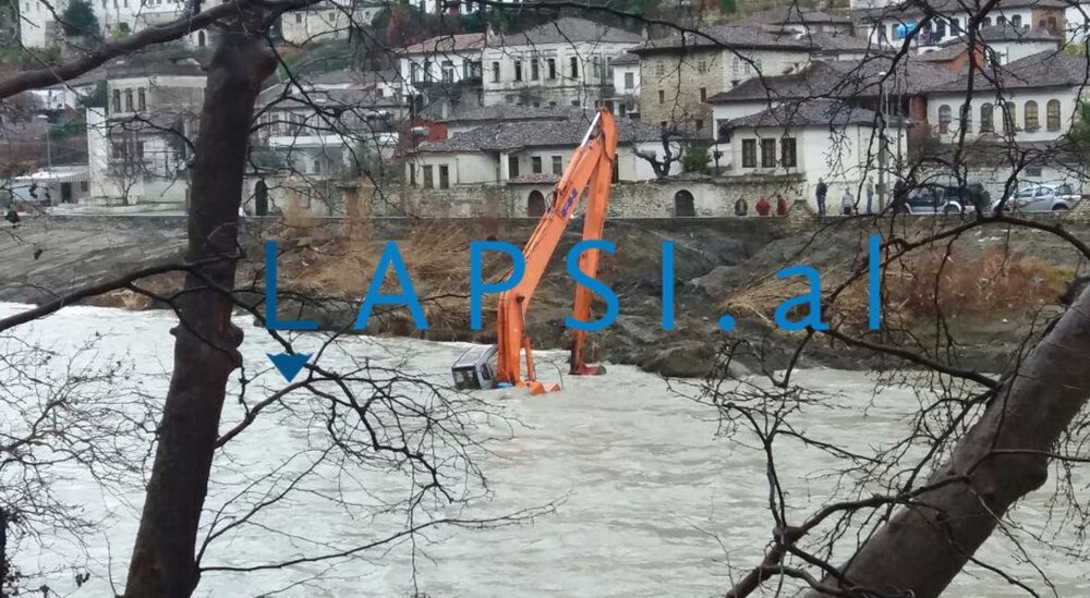 FOTOLAJM/ Fundoset mjeti q&euml; pastronte lumin Osum n&euml; Berat