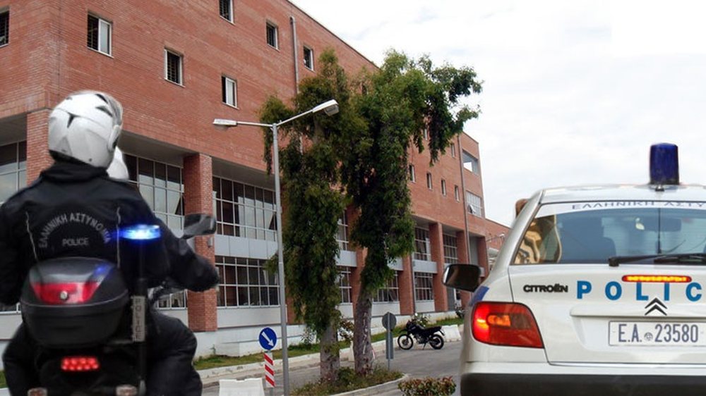 Arratisje spektakolare nga burgu, shqiptar&euml;t presin hekurat e qelis&euml;