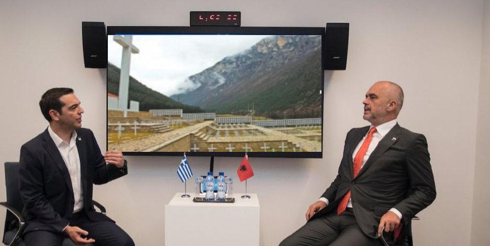 Analiza / Pse ngjall frik&euml; ngritja e varrezave greke n&euml; kufijt&euml;