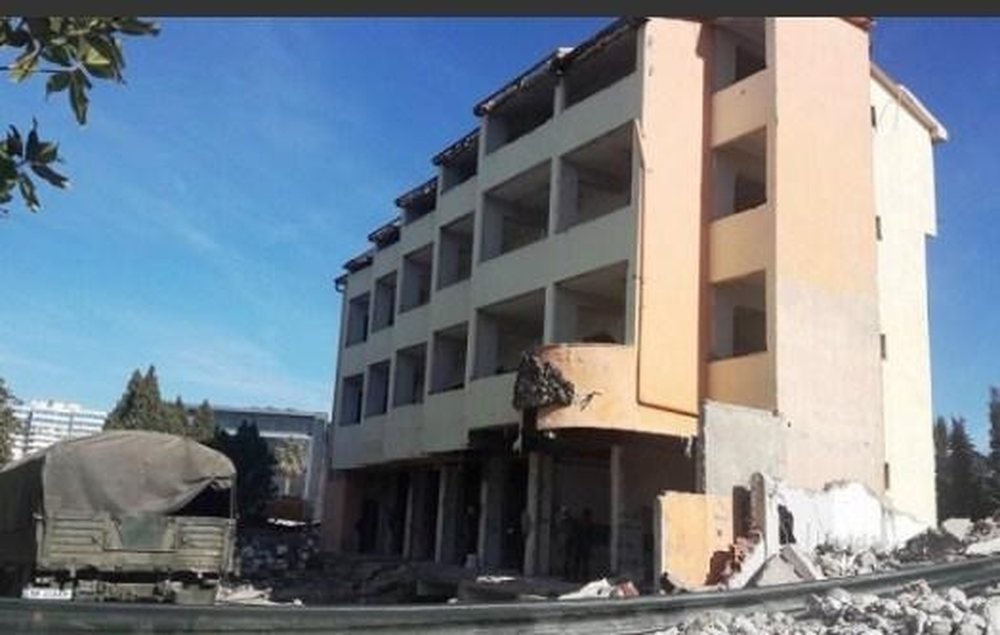 Fier, tjet&euml;r objekt pran&euml; Gjanic&euml;s do shembet sot me eksploziv
