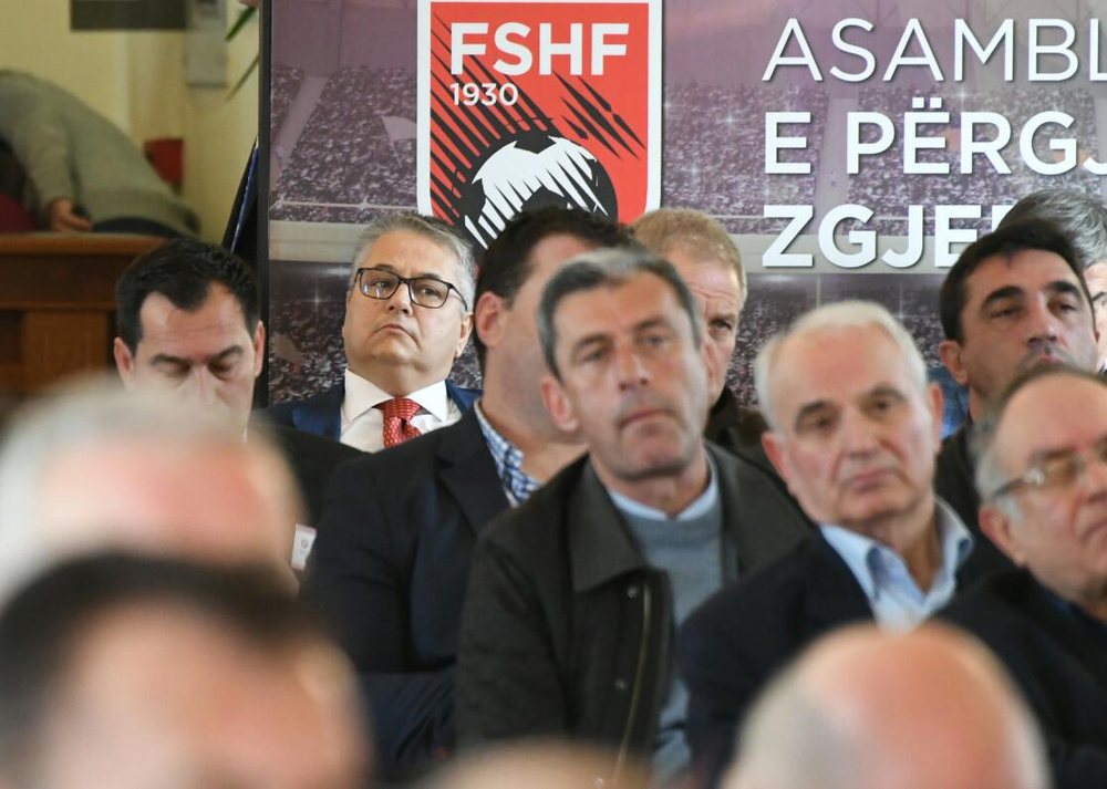 Fotolajm/ Bashkim Fino i pak&euml;naqur me protokollin, ulet n&euml; fund
