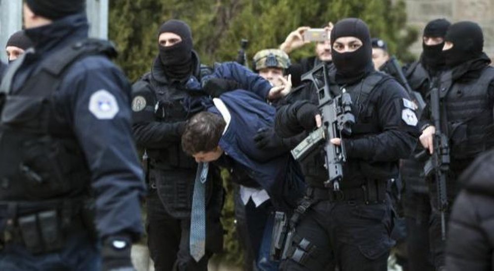 Njihuni me policin kosovar q&euml; arrestoi Marko Gjuri&ccedil;