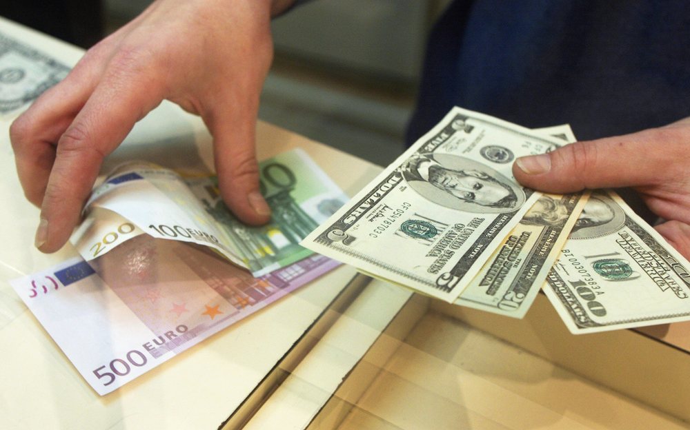 Euro n&euml; 'r&euml;nie t&euml; lir&euml;', sot u k&euml;mbye me 129