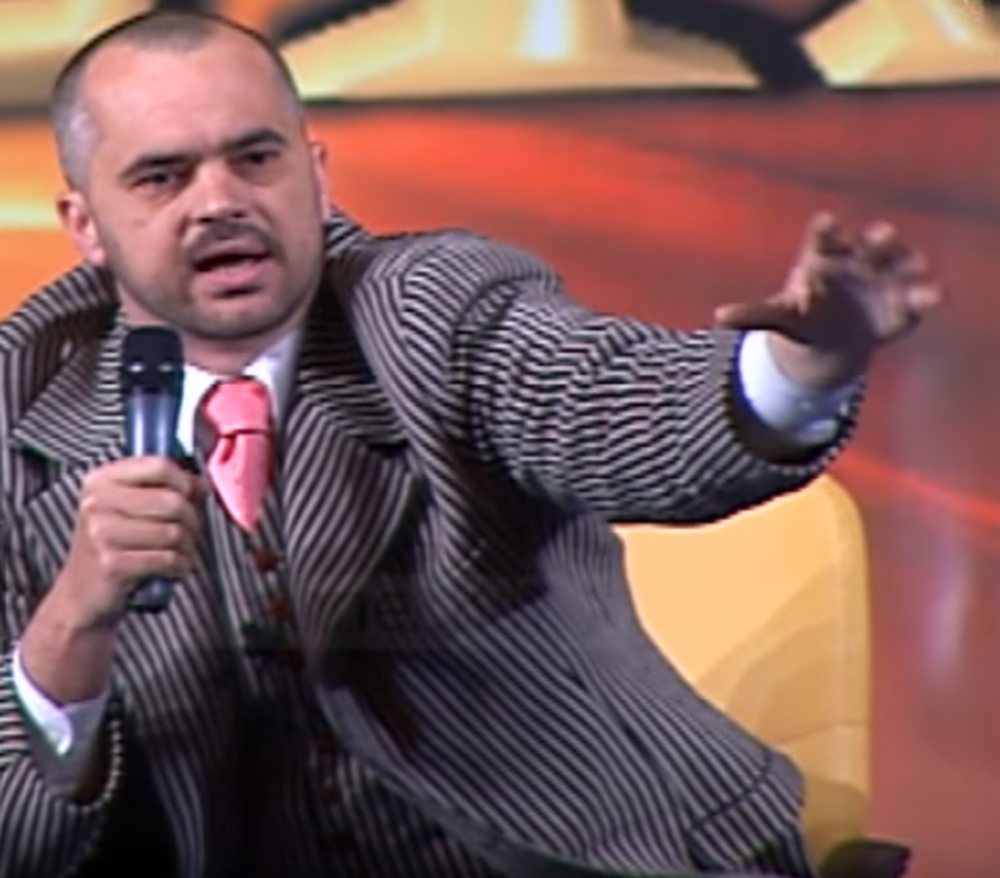 Video/ Kur Rama g&euml;njente me nj&euml; konkurs nd&euml;rkomb&euml;tar