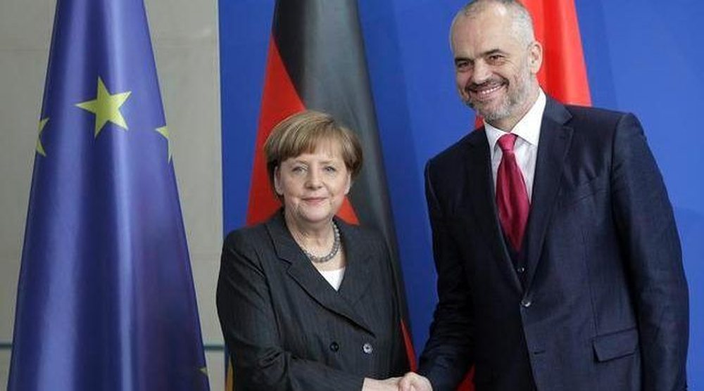 Rama p&euml;rfundon takimin me Merkel. P&euml;r negociatat vendoset n&euml;