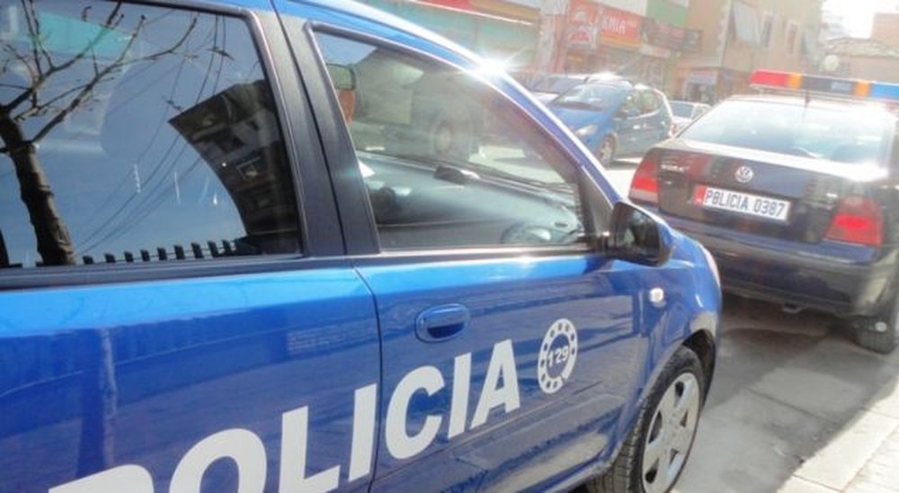 Tiran&euml;, n&euml;na 23-vje&ccedil;are braktis f&euml;mij&euml;t e mitur te