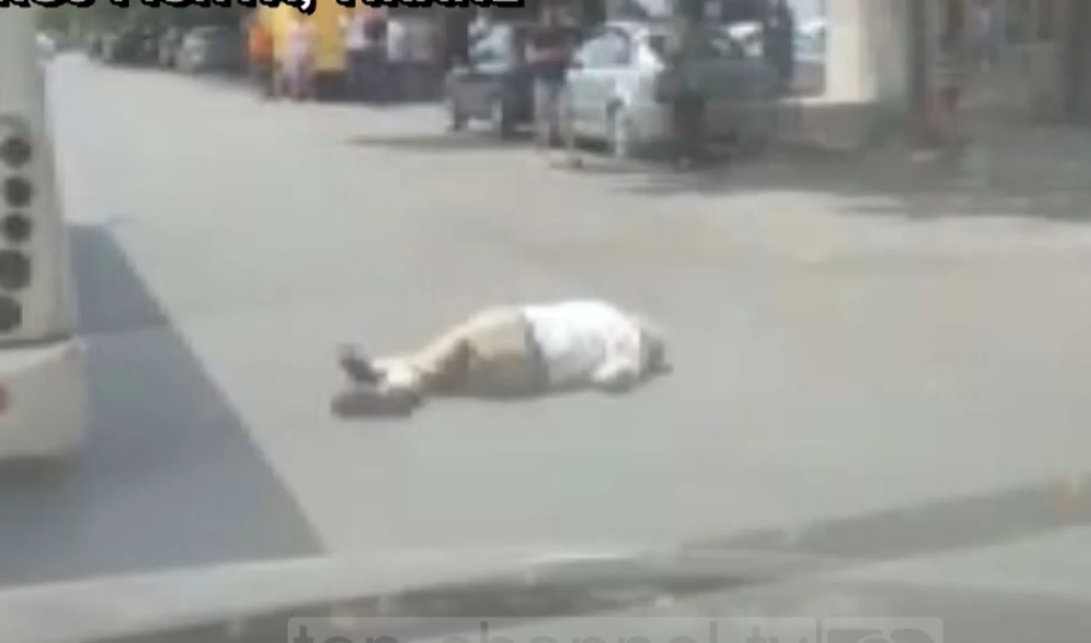 (VIDEO) E aksidentuan dhe e lan&euml; n&euml; mes t&euml; rrug&euml;s n&euml;
