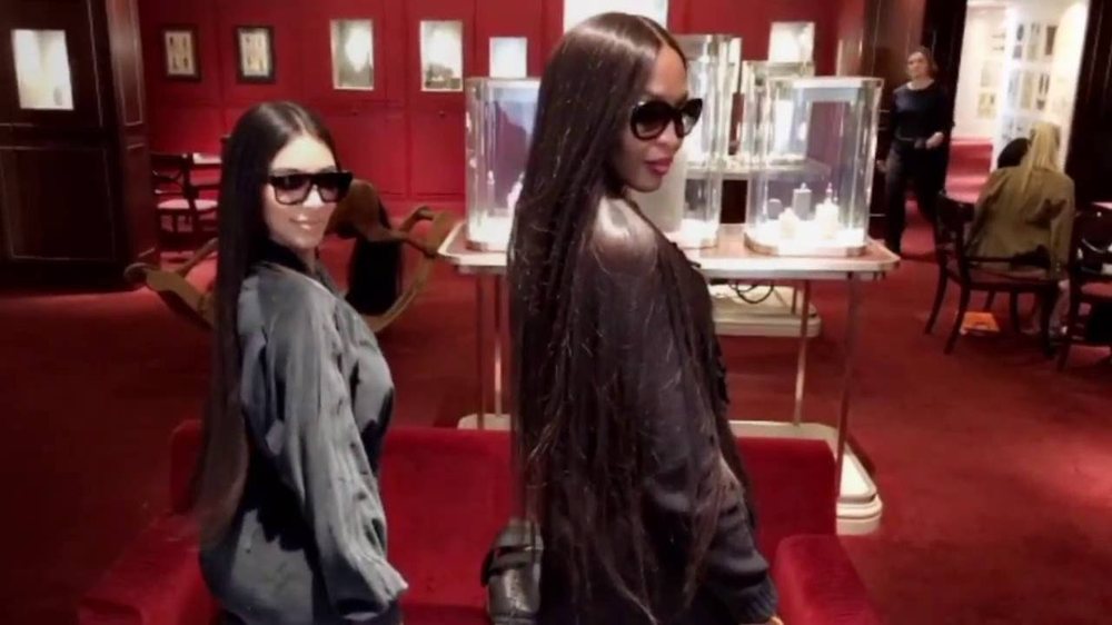 Kim K shpallet influencuese mode, Naomi Campbell ikone&euml;