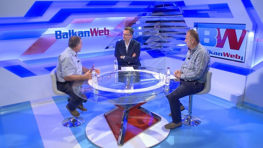 VIDEO/ Plas grushti mes krer&euml;ve t&euml; sindikatave n&euml; emision,