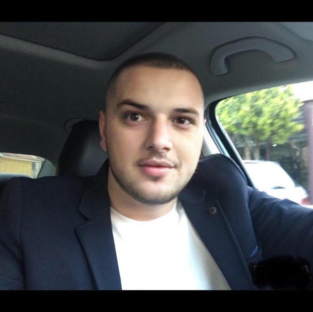 Festoi pak or&euml; para/ Sa q&euml;ndron versioni i vet&euml;vrasjes s&euml;