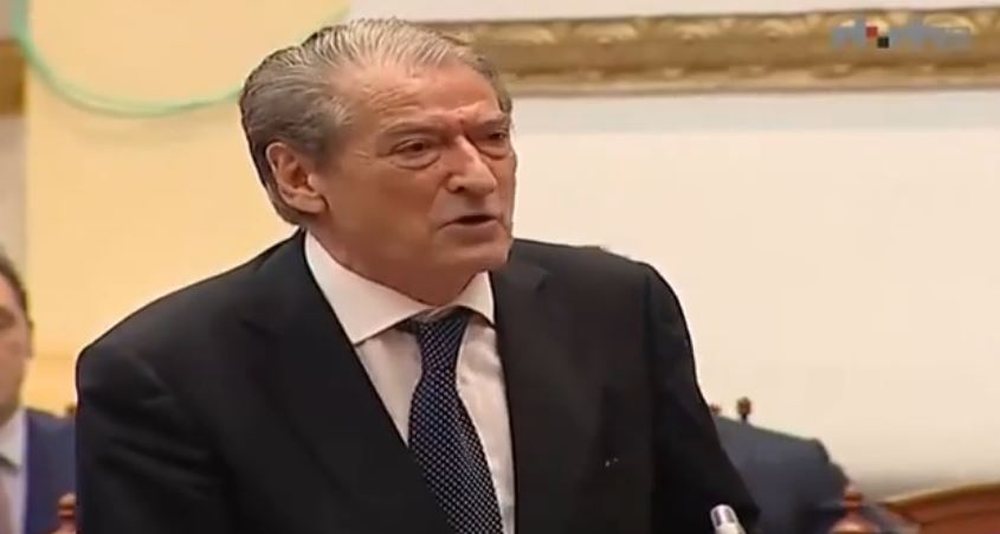 Berisha: Ligji p&euml;r kumarin u soll p&euml;r Olsin dhe Geronin