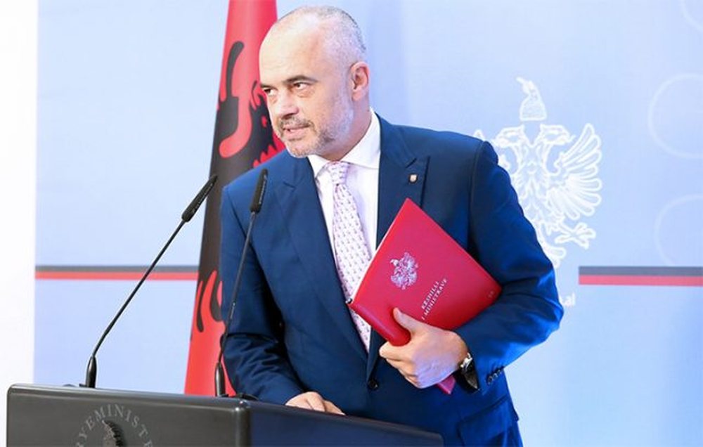 FOTO/ Zbulohet dokumenti p&euml;r korrupsionin q&euml; Rama firmosi n&euml;