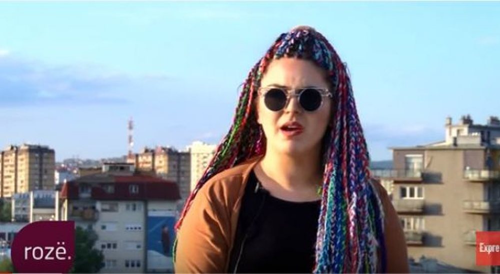 Fifi sulmon koleget,'I b&euml;jn&euml; reklam&euml; drog&euml;s dhe