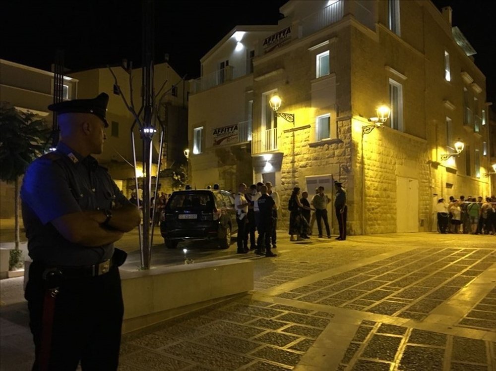Dor&euml;zohen n&euml; polici dy autor&euml;t q&euml; ekzekutuan shqiptarin