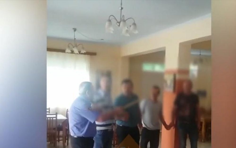 Shefi i policis&euml; ia merr valles i dehur, shikoni si i q&euml;llon