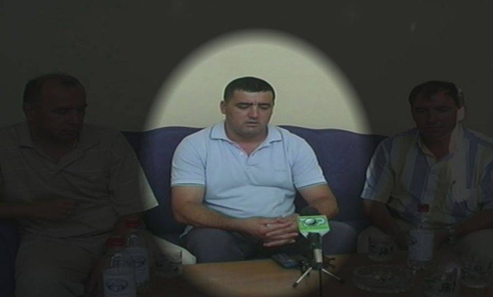 Drit&euml;hijet/ Lidhjet e njeriut t&euml; Aldo Bares me politik&euml;n dhe