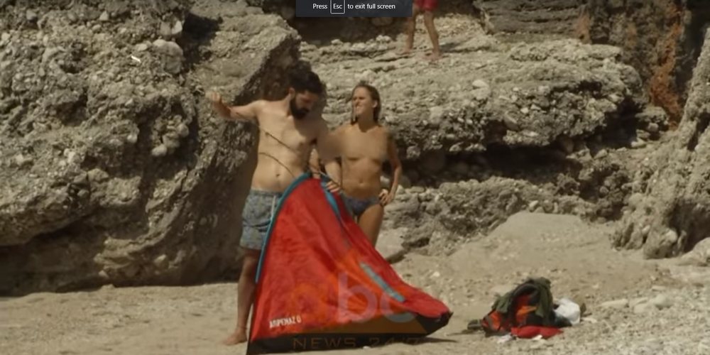 VIDEO/ Gazetarja niset p&euml;r reportazh, gjen plazhist&euml; nudo n&euml;