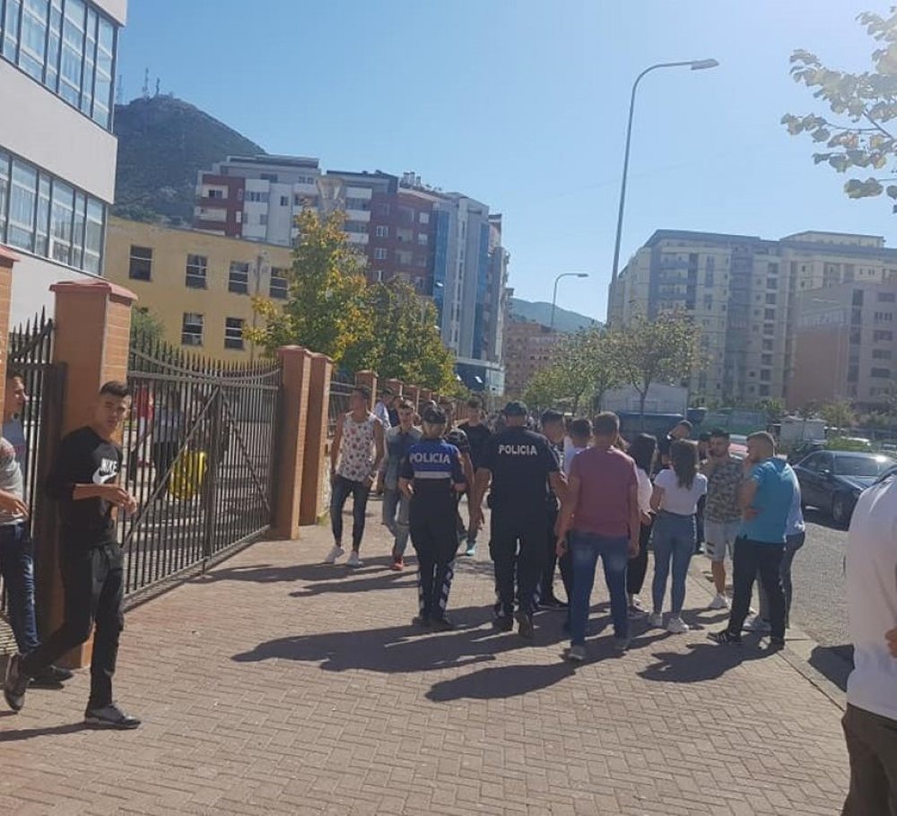 I d&euml;nuari p&euml;r vrasje, arrestohet duke shitur drog&euml; af&euml;r