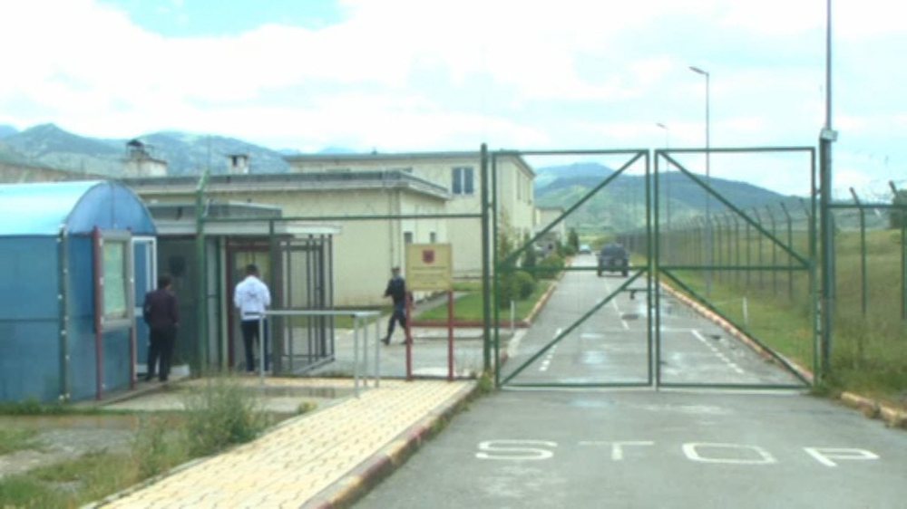Pezullohet p&euml;r her&euml; t&euml; dyt&euml; shefi i policis&euml; s&euml;