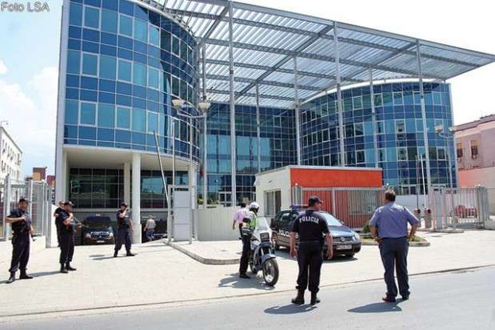 Sherr tek Prokuroria e Krimeve, Donika Prela urdh&euml;roi polic&euml;t t&euml;