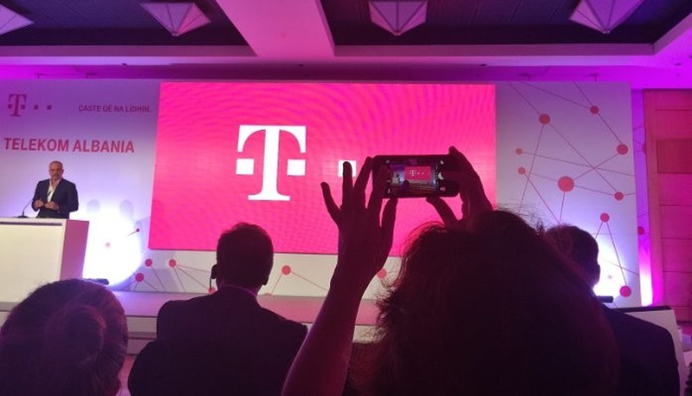Shitja e "Telekom Albania", rrezikohen 400 punonj&euml;s