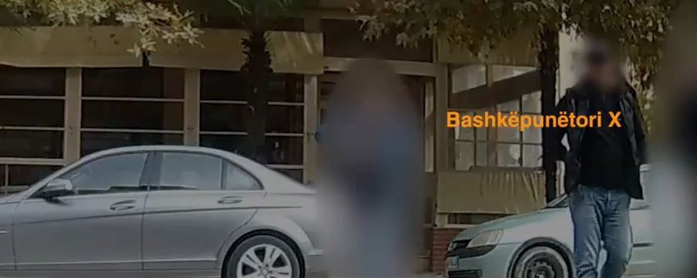 Agron Xhafaj apo Fredi Alizoti? Krahasimi i z&euml;rave n&euml; dy