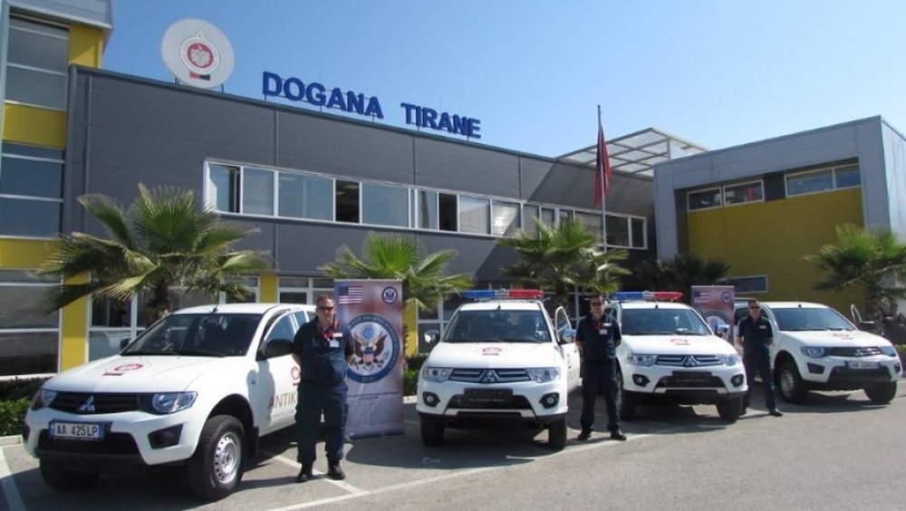 Arrestohet doganieri, 1 vit m&euml; par&euml; u kall&euml;zua si pjes&euml; e