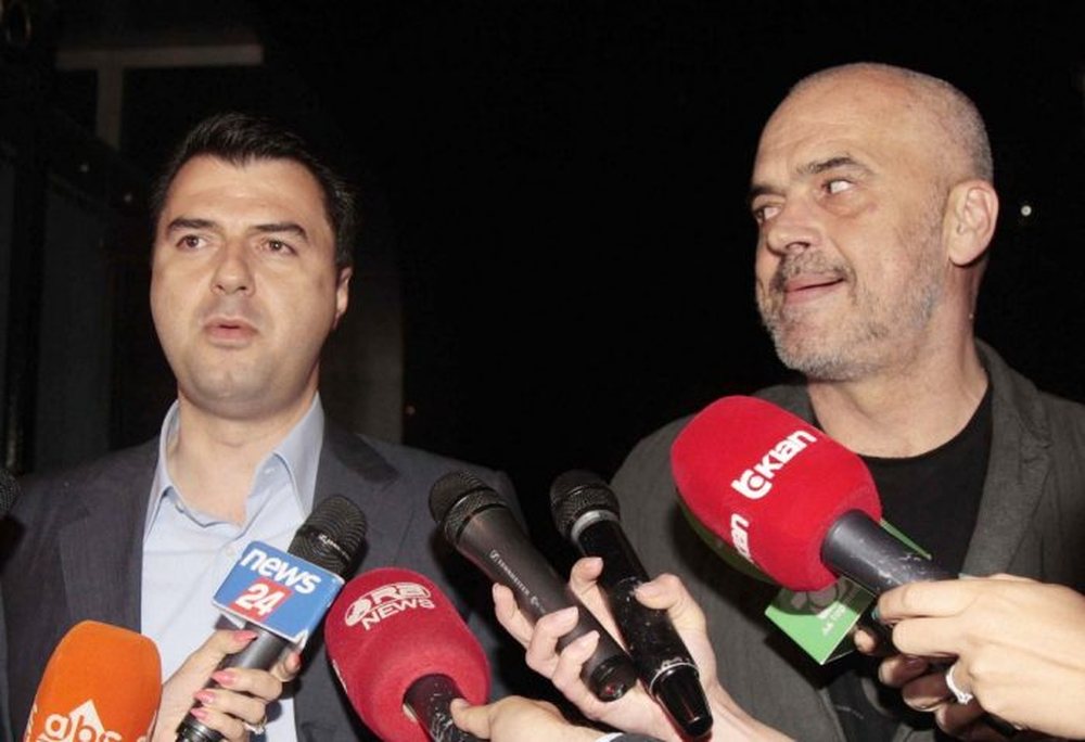 Basha-Ram&euml;s: Kur ke simbol hashashin, Shqiponja t&euml; duket vulgare
