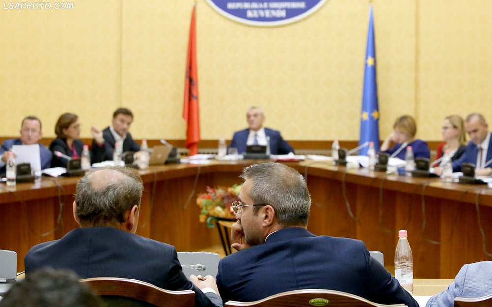 Birn: &ldquo;Filt&euml;r kund&euml;r destabilizimit&rdquo;, parlamenti forcon
