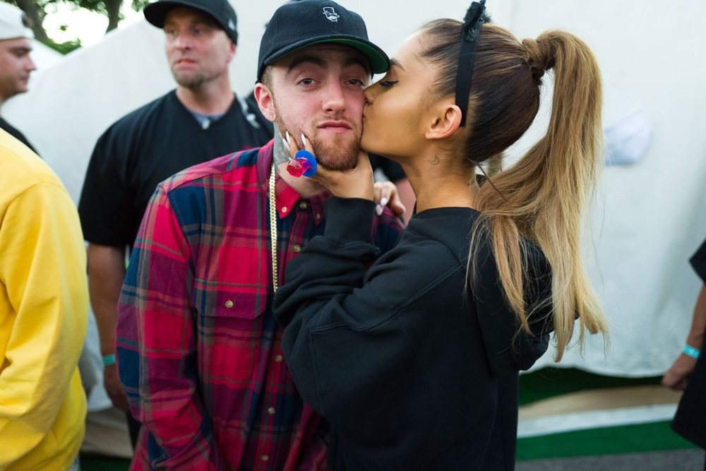 Ariana Grande i kund&euml;rp&euml;rgjigjet komentuesve: Nuk po e shfryt&euml;zoj