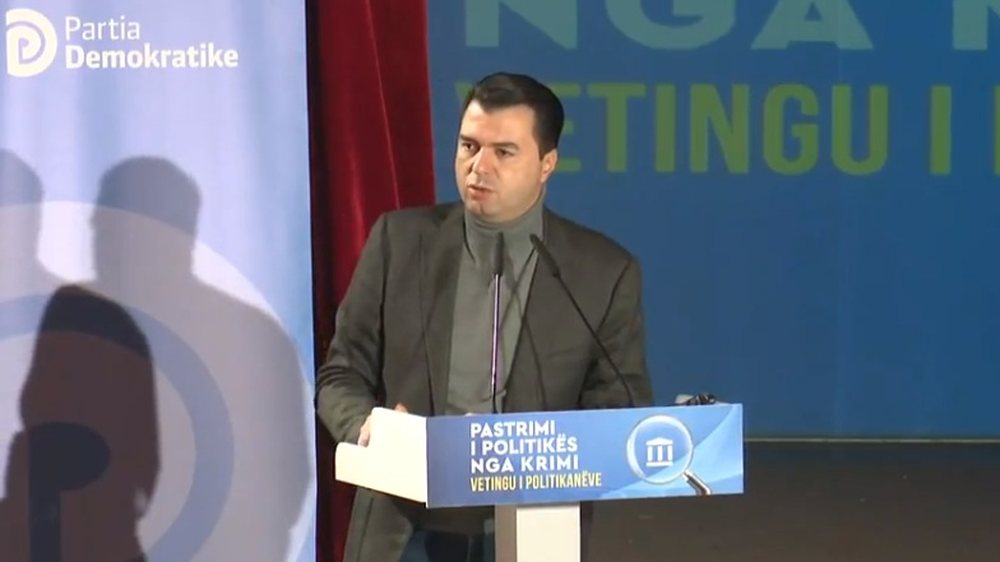 Ultimatumi i Bash&euml;s: Vetting n&euml; politik&euml;, ose parlamenti