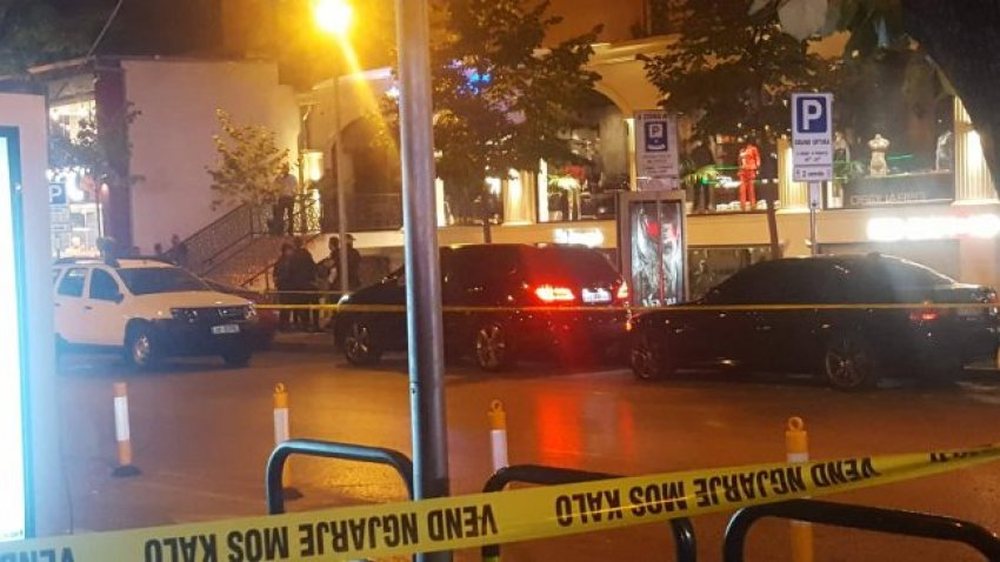 Vrasja n&euml; bllok/ Dor&euml;zohet n&euml; polici miku i komandos: Isha