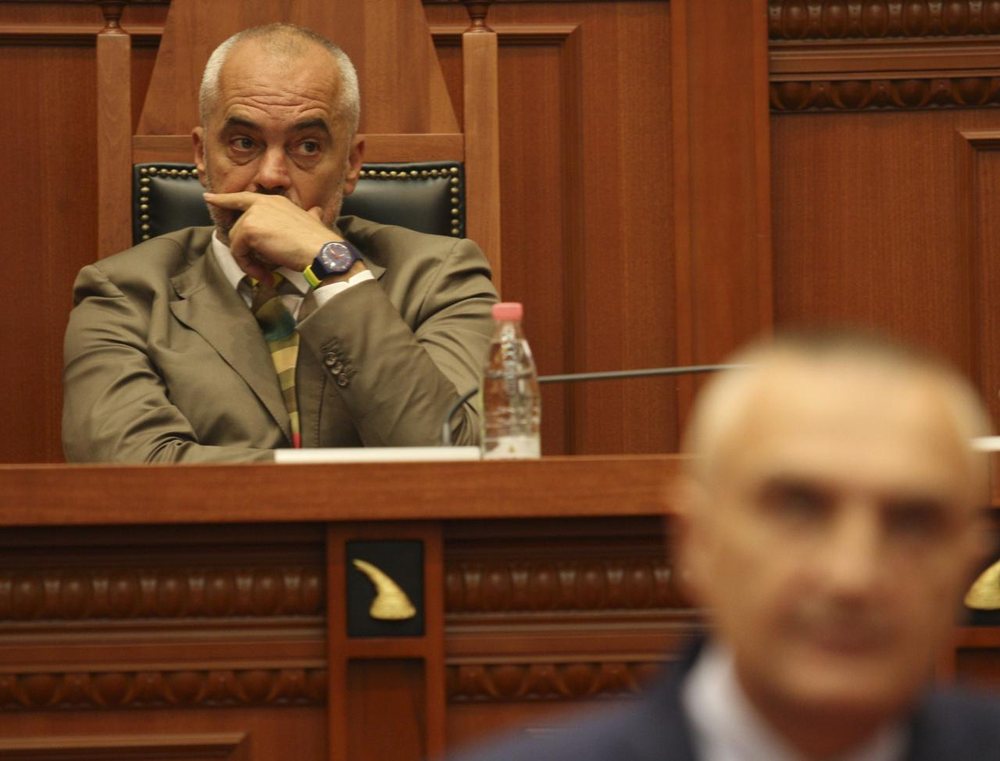 Kriza/ Meta p&euml;rgjigje Ram&euml;s, e krahason me Sekretarin e Par&euml;