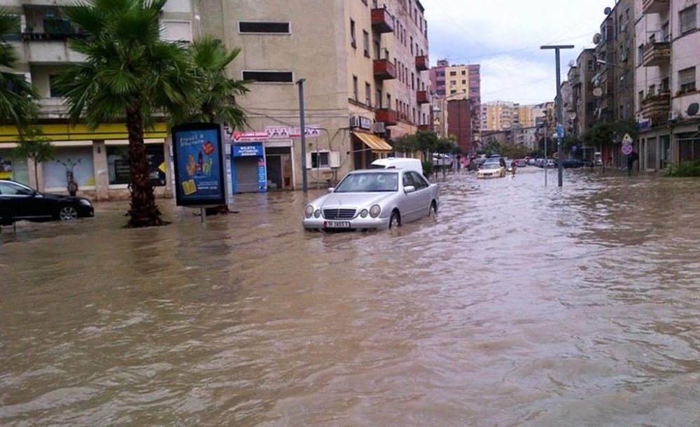 Shirat intensiv&euml; p&euml;rmbysin Durr&euml;sin (VIDEO)