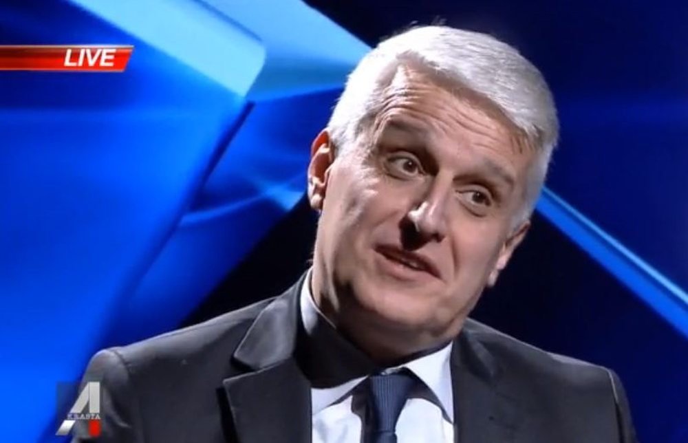 Veliaj k&euml;rkon vendin e Ram&euml;s? Majko shkrihet s&euml; qeshuri: