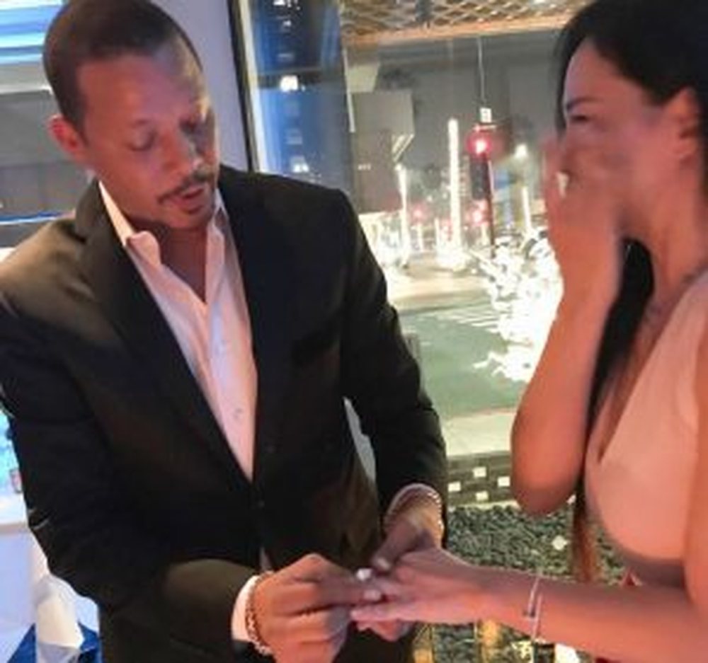 Pas divorcit, aktori i propozon s&euml;rish ish t&euml; dashur&euml;s