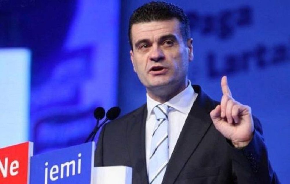 Patozi: Protest&euml;n e student&euml;ve vet&euml;m Basha mund ta fik&euml;