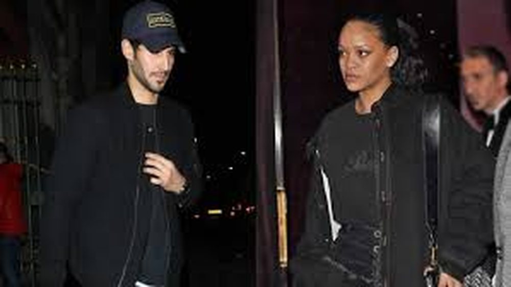 Pas fjal&euml;ve p&euml;r ndarje, Rihanna fotografohet me t&euml; dashurin sheik