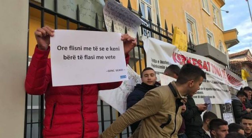 Diskutime n&euml; median gjermane: T&euml; rinjt&euml; po largohen nga