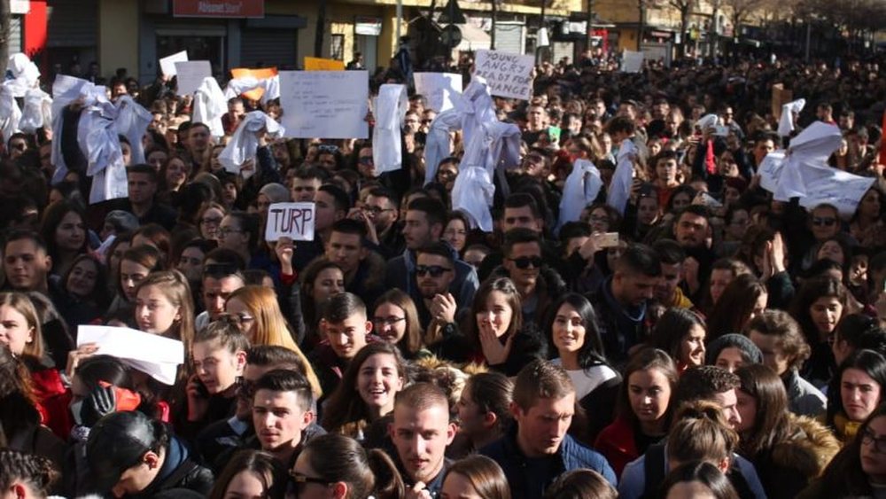 Student&euml;t vazhdojn&euml; q&euml;ndres&euml;n para kryeministris&euml;: