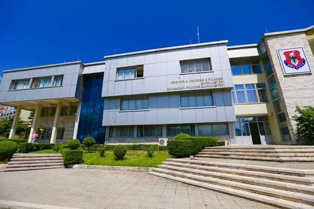 Gjirokast&euml;r, ndalohet deputeti dhe polici grek. Po shkonin drejt Bularatit