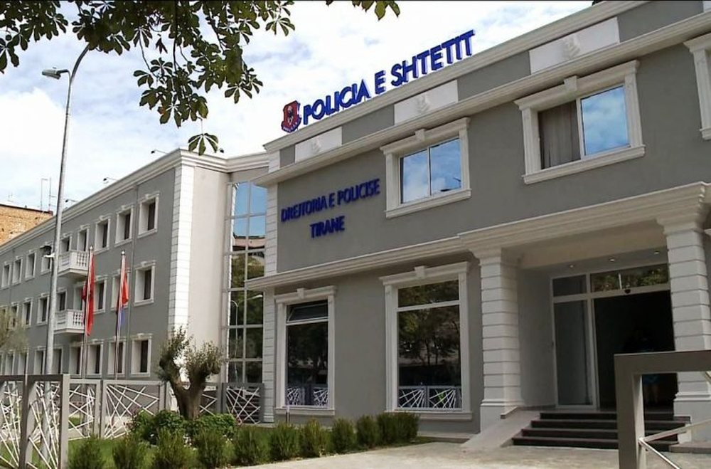 Tiran&euml;, ekzekutohet me arm&euml; ish-polici (Emri)