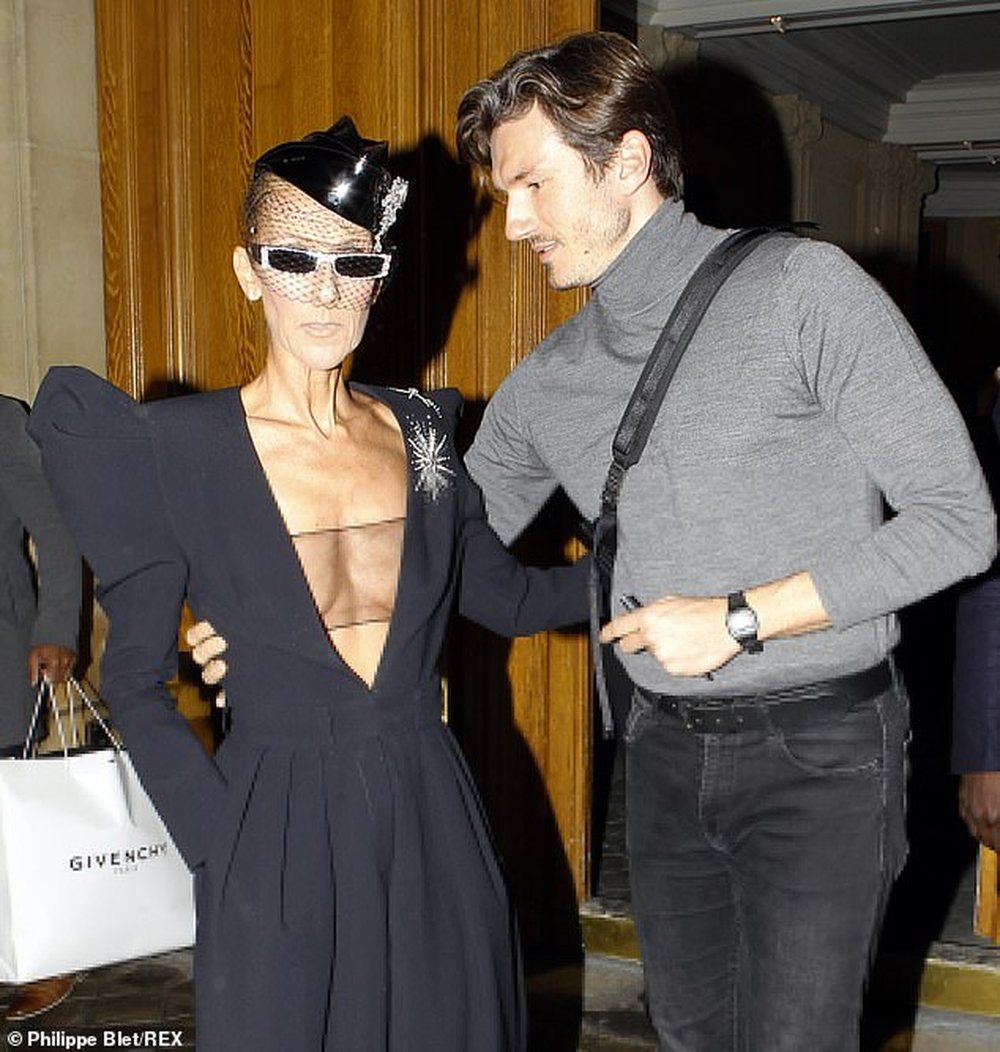 Celine Dion flet p&euml;r mashkullin q&euml; ka hyr&euml; n&euml; jet&euml;n e
